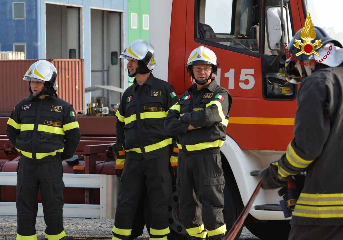 PERDITA DI GAS ALL'INTERPORTO DI PADOVA, MAXI LAVORO DEI VIGILI DEL FUOCO